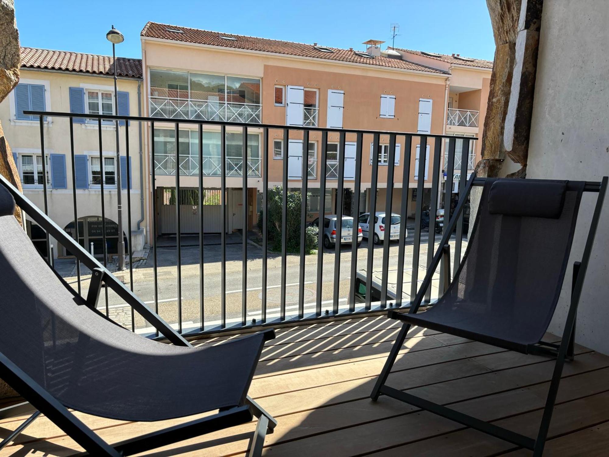 Appartement Bormes Екстериор снимка