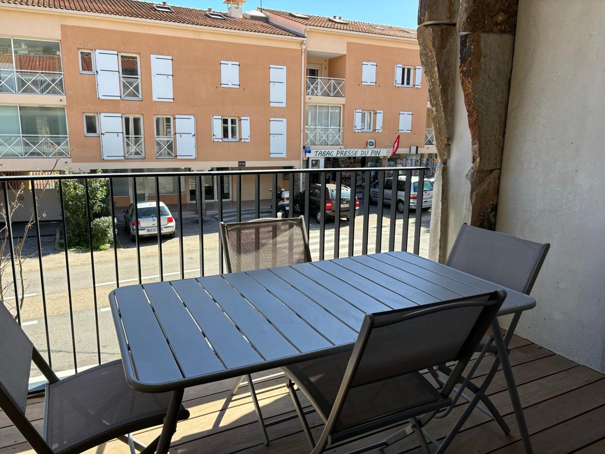 Appartement Bormes Екстериор снимка